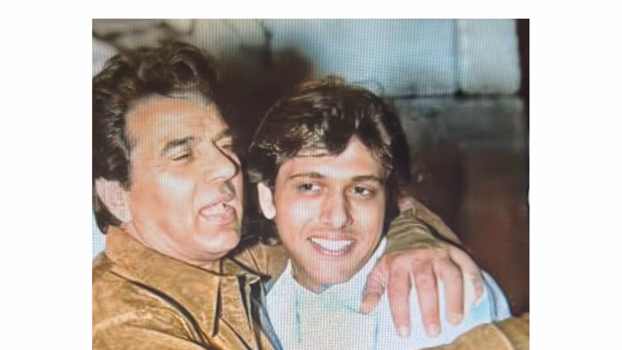 Actor Govinda with Dharmendra (Image source: Instagram/@govinda_herono1)