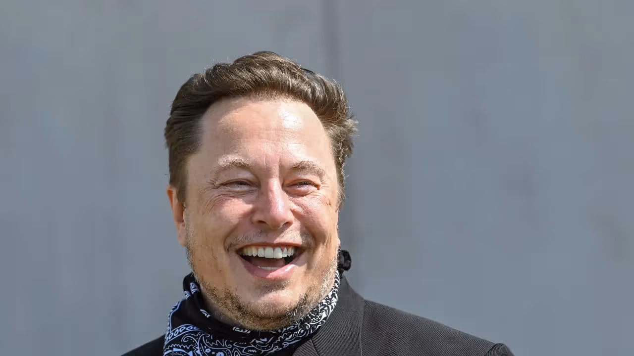 https://stocktwits.com/news articles/markets/equity/elon musk one trillion pay package gets thumbs up from baron capital/cL28hdrR36i