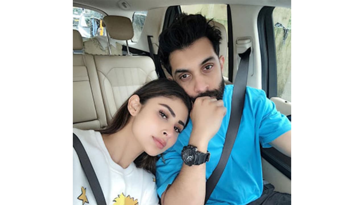 Mouni Roy, Suraj Nambiar (Photo/instagram/@imouniroy) Mouni Roy, Suraj Nambiar (Photo/instagram/@imouniroy)
