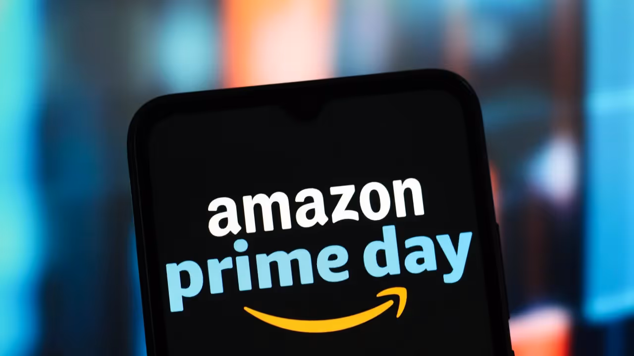 https://stocktwits.com/news articles/markets/equity/amazon prime day kicks off with 7 9b in us online sales on first day/chFUCoOR500