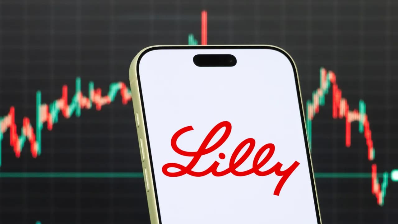https://stocktwits.com/news articles/markets/equity/lly stock climbs as oral glp 1 pill crushes rivals in diabetes trials/cZ0vSJmR7bG https://stocktwits.com/news articles/markets/equity/lly stock climbs as oral glp 1 pill crushes rivals in diabetes trials/cZ0vSJmR7bG