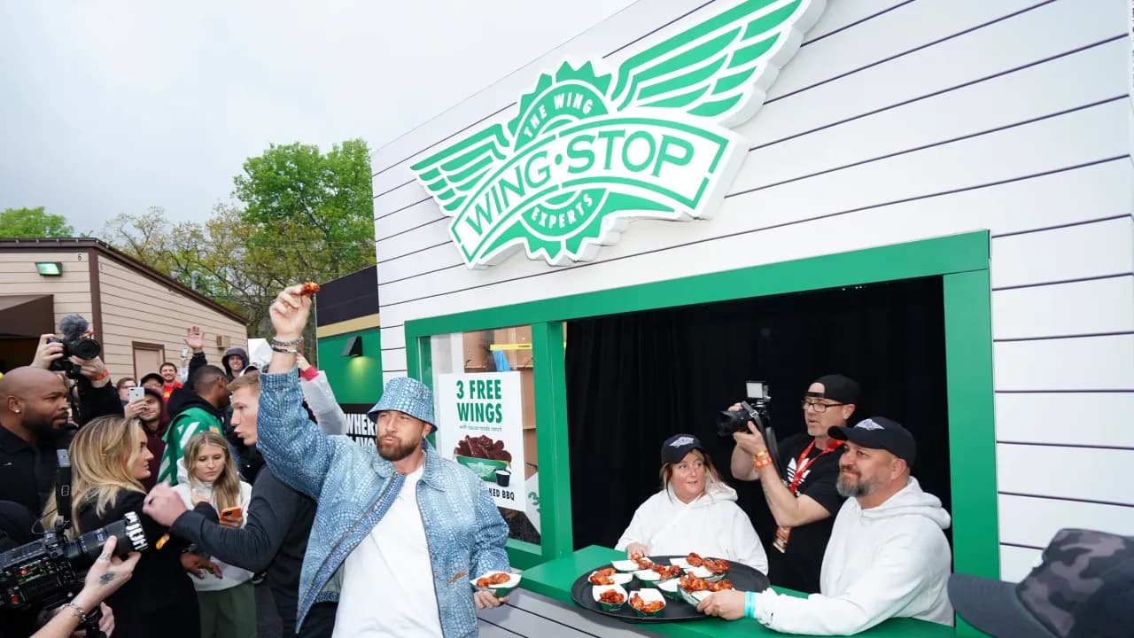 https://stocktwits.com/news articles/markets/equity/wingstop soars 27 percent upgraded growth outlook retail extremely bullish/choXakwR5Cl