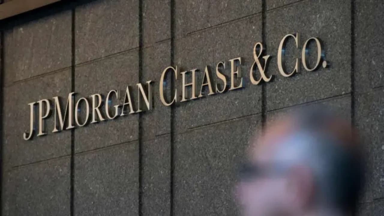 Preview: Clouds Of Economic Uncertainty Hover Over JP Morgan Ahead Of Q1 Print