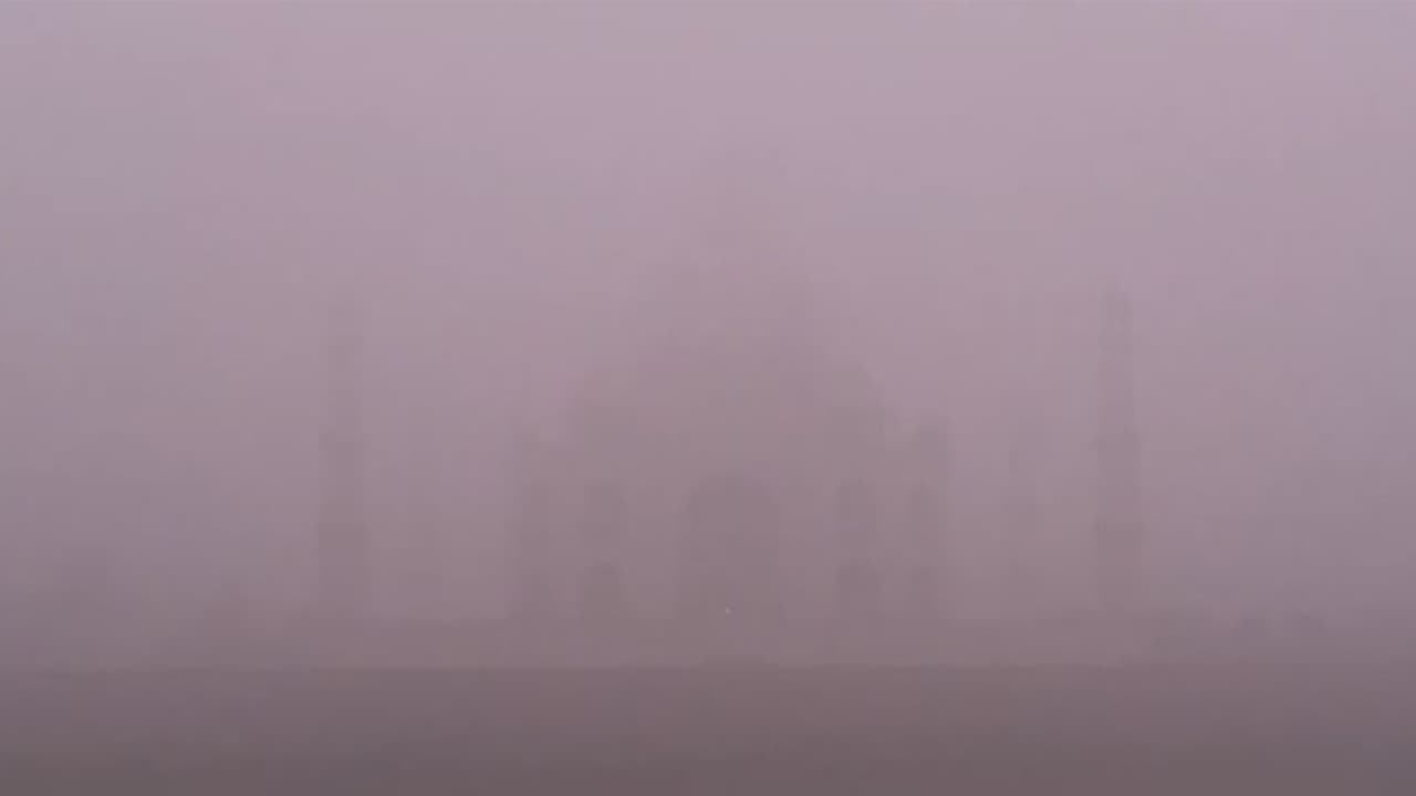 Taj Mahal fades from view as dense fog engulfs Agra, Uttar Pradesh (Photo/ANI) Taj Mahal fades from view as dense fog engulfs Agra, Uttar Pradesh (Photo/ANI)