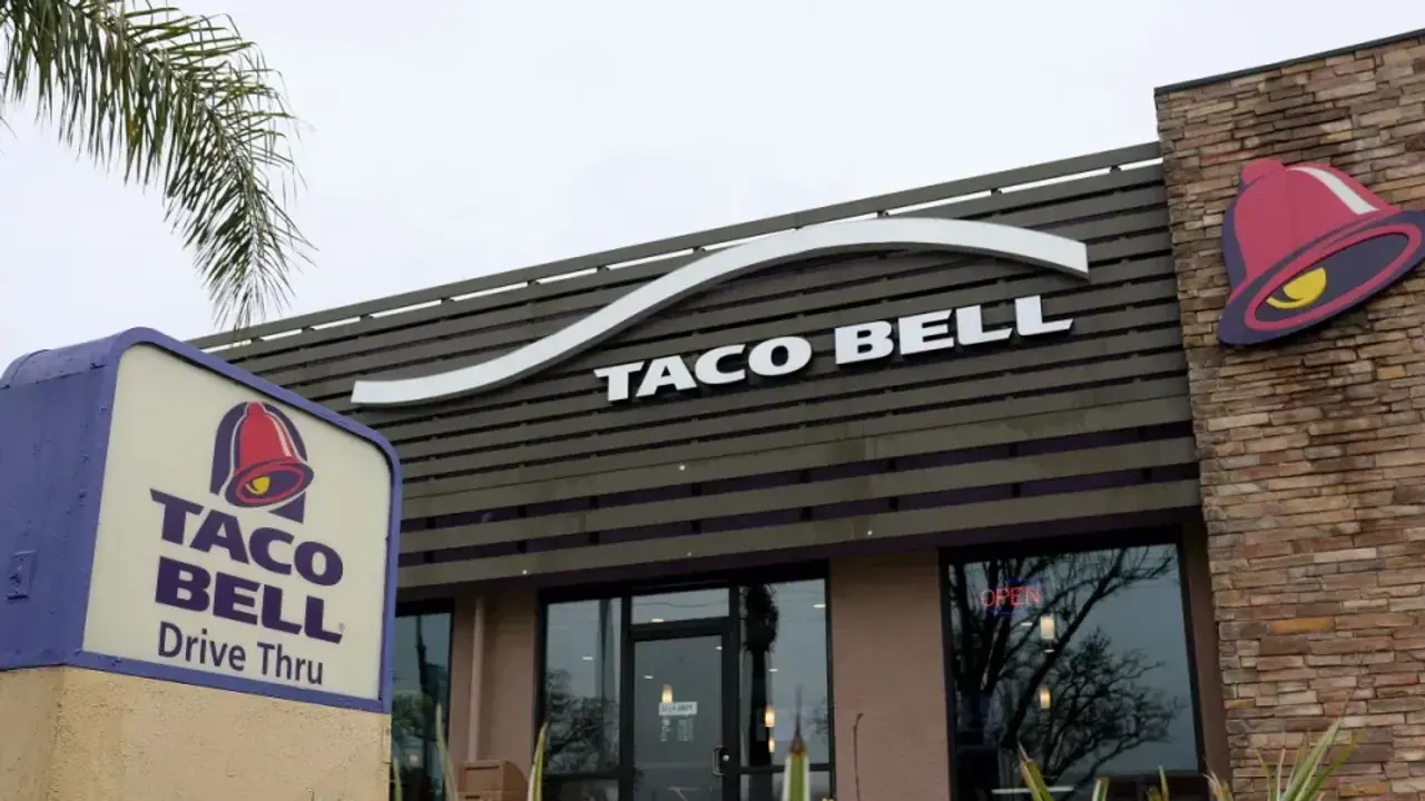 https://stocktwits.com/news articles/markets/equity/yum brands stock gets a double boost jp morgan follows goldman s bullish take with outperform upgrade/chmOXHcRR4R
