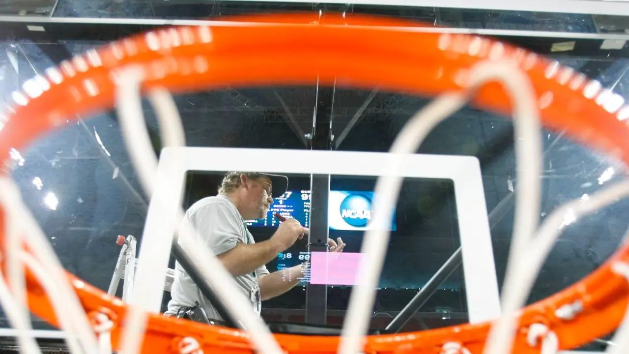 Daktronics Stock Sees Biggest Drop In Over 2 Years As Q3 Earnings Disappoint, CEO Exits – Retail Sentiment Flips