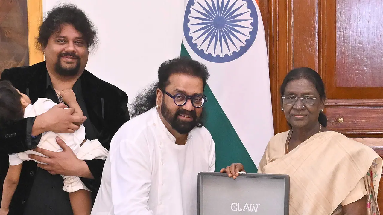 Vande Mataram: A Timeless Song, Four Generations, and a Historic Moment at Rashtrapati Bhavan Vande Mataram: A Timeless Song, Four Generations, and a Historic Moment at Rashtrapati Bhavan