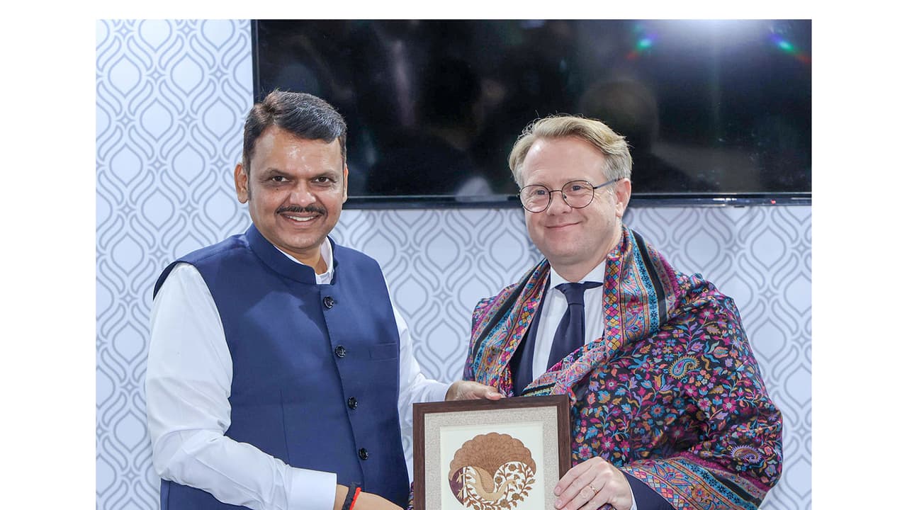 Chief Minister of Maharashtra, Devendra Fadnavis with Robert Tieman, Minister of Infrastructure and Water Management, Netherlands (Photo: X@Dev_Fadnavis)