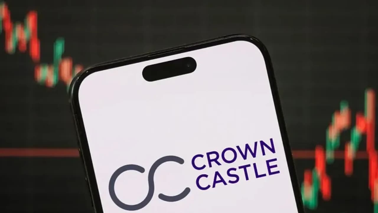 https://stocktwits.com/news articles/markets/equity/crown castle stock in spotlight after q1 ffo tops estimates retail s bullish/chLHCKARbiZ https://stocktwits.com/news articles/markets/equity/crown castle stock in spotlight after q1 ffo tops estimates retail s bullish/chLHCKARbiZ