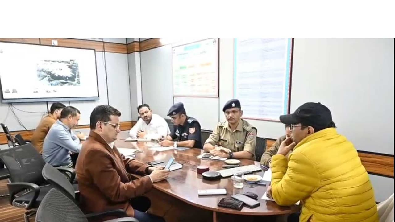 District Magistrate Prashant Arya monitors the situation from the District Disaster Control Room in Uttarkashi (Photo/ANI) District Magistrate Prashant Arya monitors the situation from the District Disaster Control Room in Uttarkashi (Photo/ANI)
