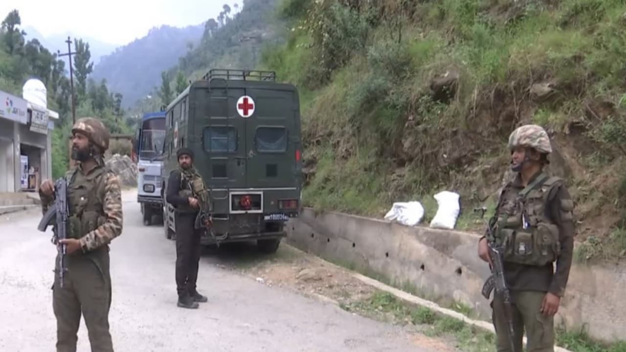 Security personnel during Operation Sherawali (Photo/ANI) Security personnel during Operation Sherawali (Photo/ANI)