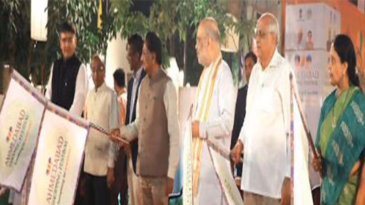 Ahmedabad Shopping Festival in Gujarat (Photo/ANI) Ahmedabad Shopping Festival in Gujarat (Photo/ANI)