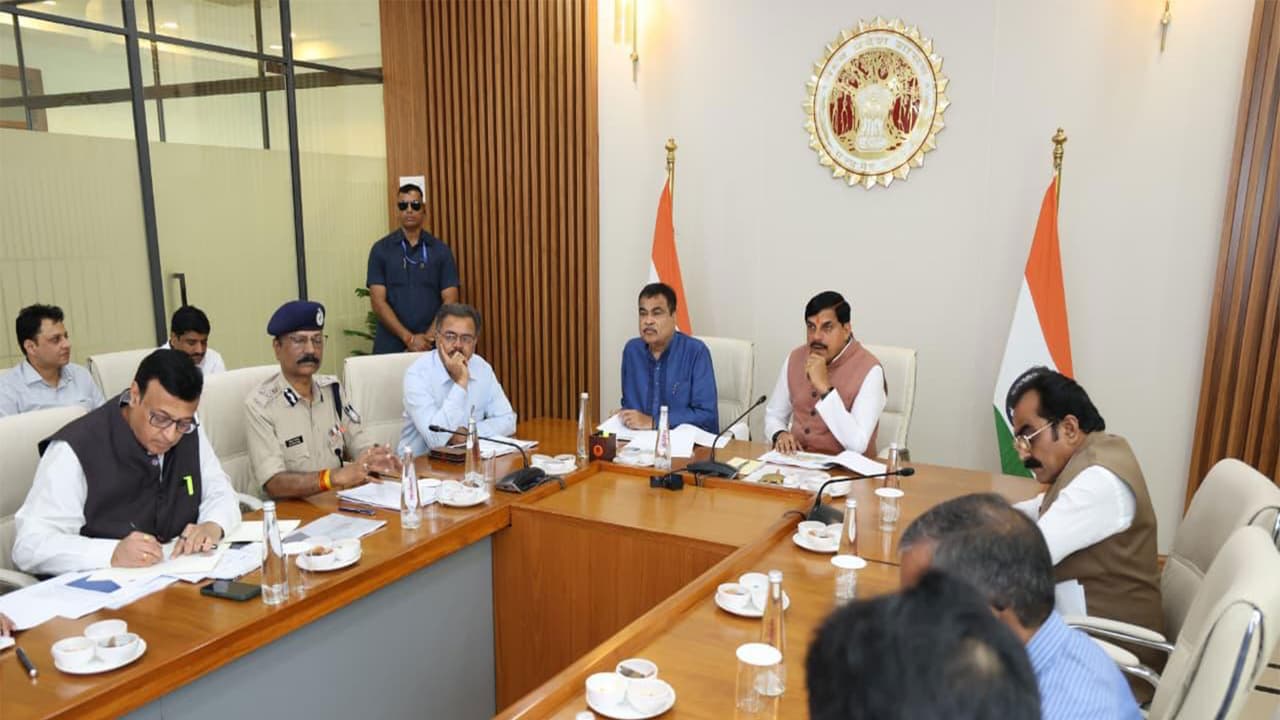 MP CM Mohan Yadav and Union Minister Nitin Gadkari hold review meeting (Photo/CMO) MP CM Mohan Yadav and Union Minister Nitin Gadkari hold review meeting (Photo/CMO)