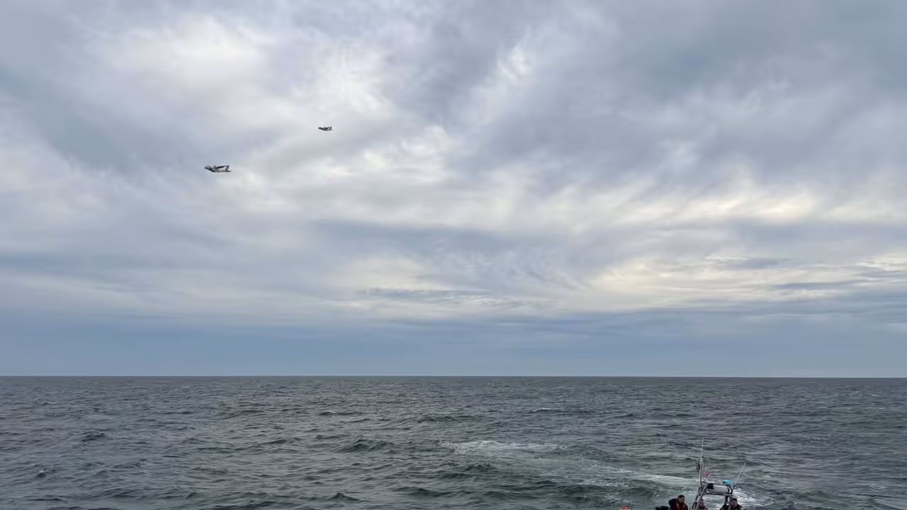 US Coast Guard personnel conducting search and rescue operations off the coast of Nantucket. (Image Source: US Coast Guard) US Coast Guard personnel conducting search and rescue operations off the coast of Nantucket. (Image Source: US Coast Guard)