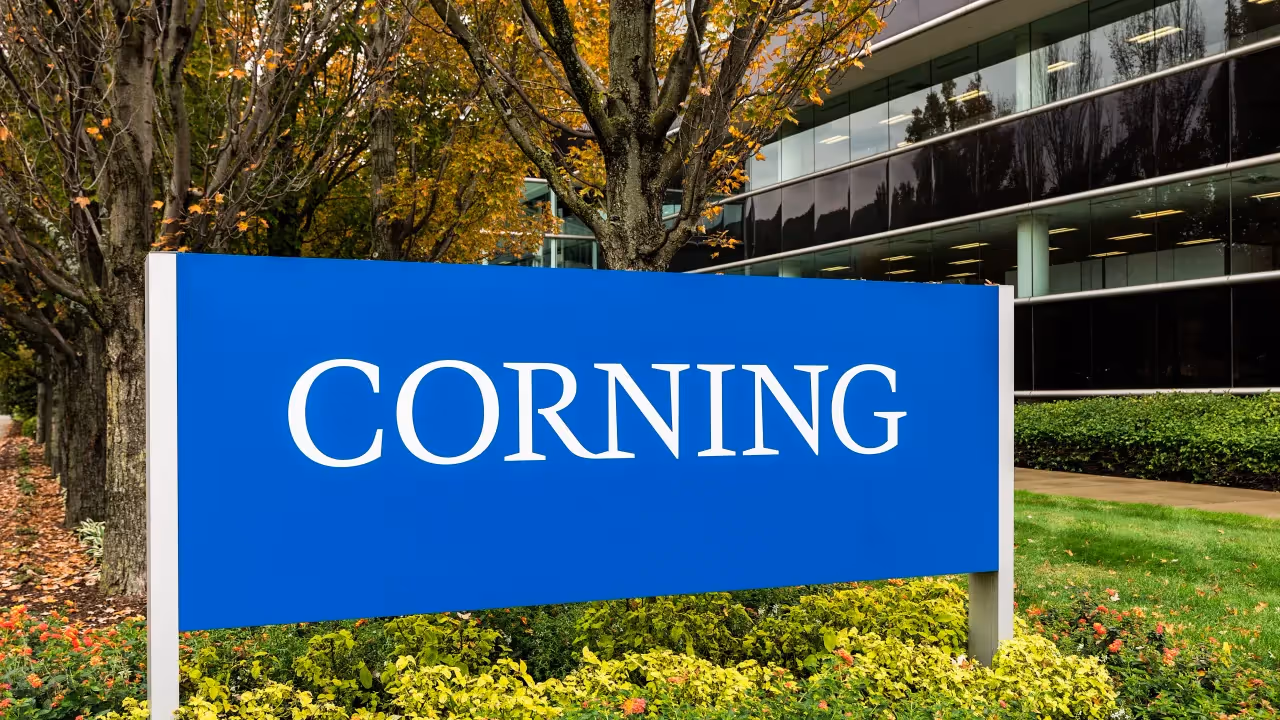 https://stocktwits.com/news articles/markets/equity/why is glw stock rising today amazon corning deal/cZ0vENpR7Gg https://stocktwits.com/news articles/markets/equity/why is glw stock rising today amazon corning deal/cZ0vENpR7Gg