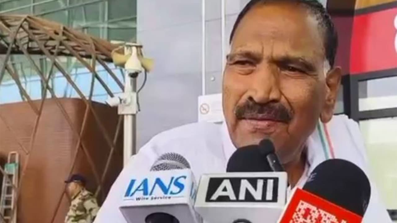 Congress MLA Shivalinge Gowda (Photo/ANI) Congress MLA Shivalinge Gowda (Photo/ANI)