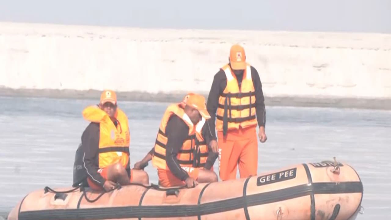 Rescue operations underway in Brahmaputra (Photo/ANI) Rescue operations underway in Brahmaputra (Photo/ANI)