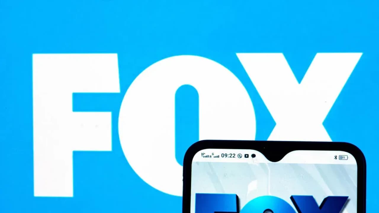 https://stocktwits.com/news articles/markets/equity/fox roku stocks move higher wolfe research sees upside in fox roku deal/cZm3o9BR71i https://stocktwits.com/news articles/markets/equity/fox roku stocks move higher wolfe research sees upside in fox roku deal/cZm3o9BR71i