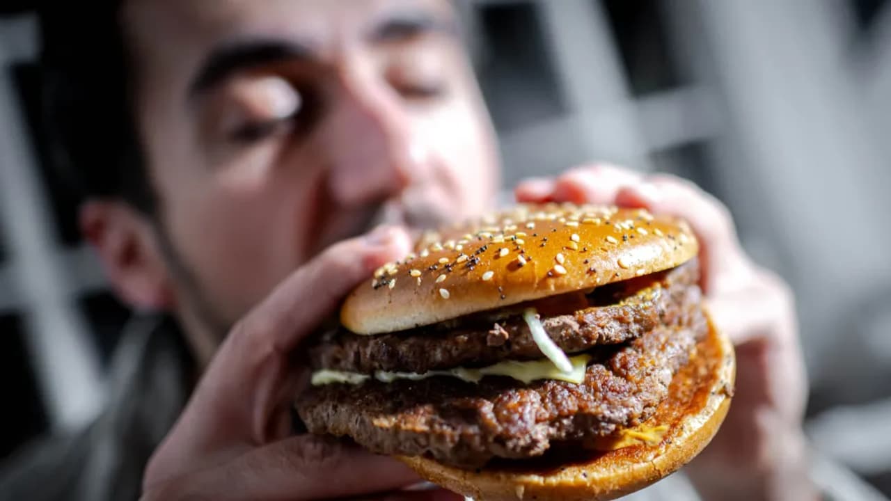 Chipotle, Carnival, Denny's: Top 3 Consumer Stocks With The Highest Weekly Jump In Retail Chatter