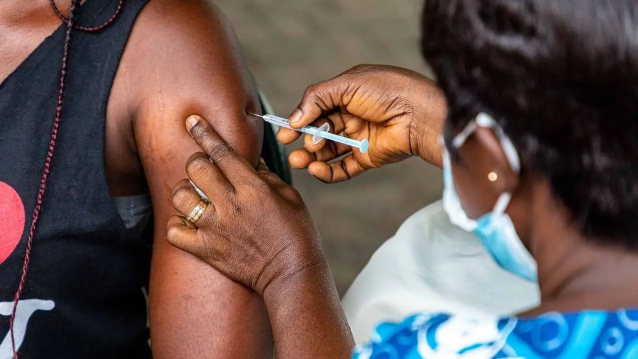 https://stocktwits.com/news-articles/markets/equity/moderna-pfizer-novavax-draw-bearish-buzz-ahead-of-cdc-panel-with-vaccine-skeptics/chmOeJdRREs