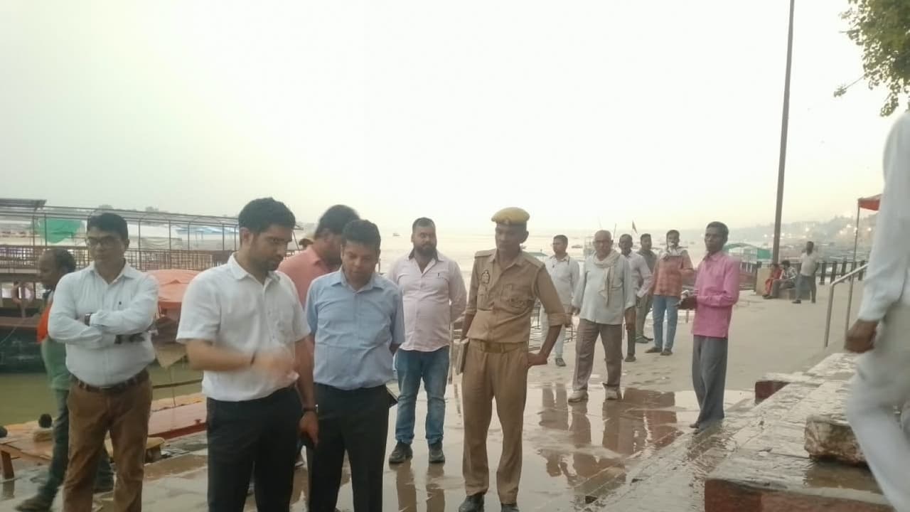 Municipal Commissioner inspects ghat arrangements ahead of Air Show (Photo/Municipal Corporation Varanasi) Municipal Commissioner inspects ghat arrangements ahead of Air Show (Photo/Municipal Corporation Varanasi)