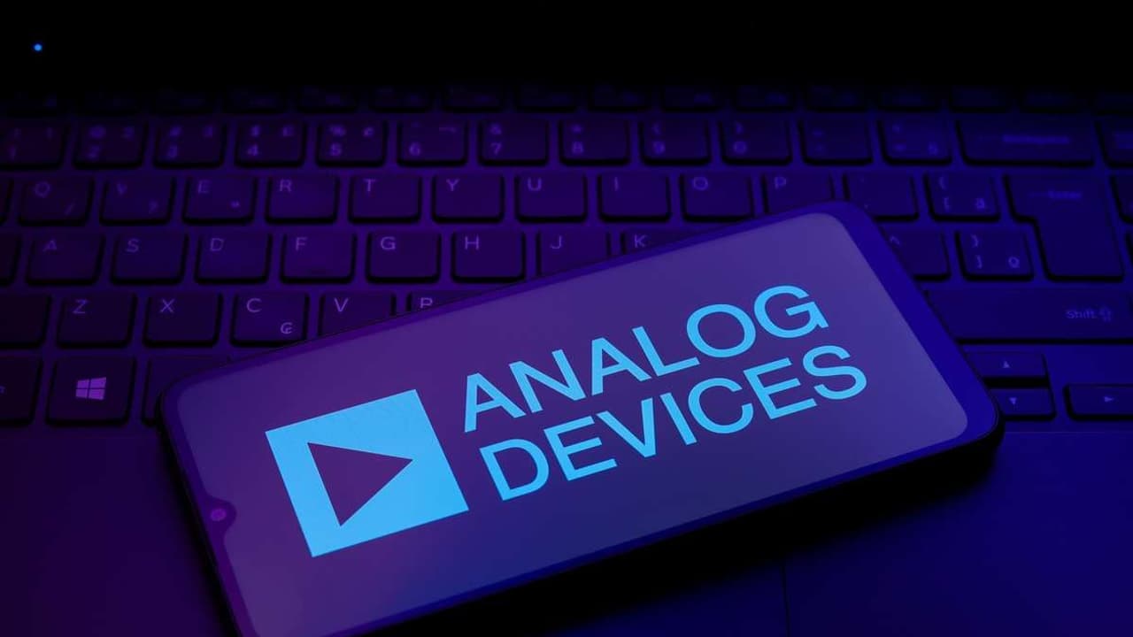 Analog Devices Stock Gets A Flurry Of Price Target Hikes On Q1 Beat: Analysts Optimistic On Long Term Growth Prospects, But Retail's Bearish Analog Devices Stock Gets A Flurry Of Price Target Hikes On Q1 Beat: Analysts Optimistic On Long Term Growth Prospects, But Retail's Bearish