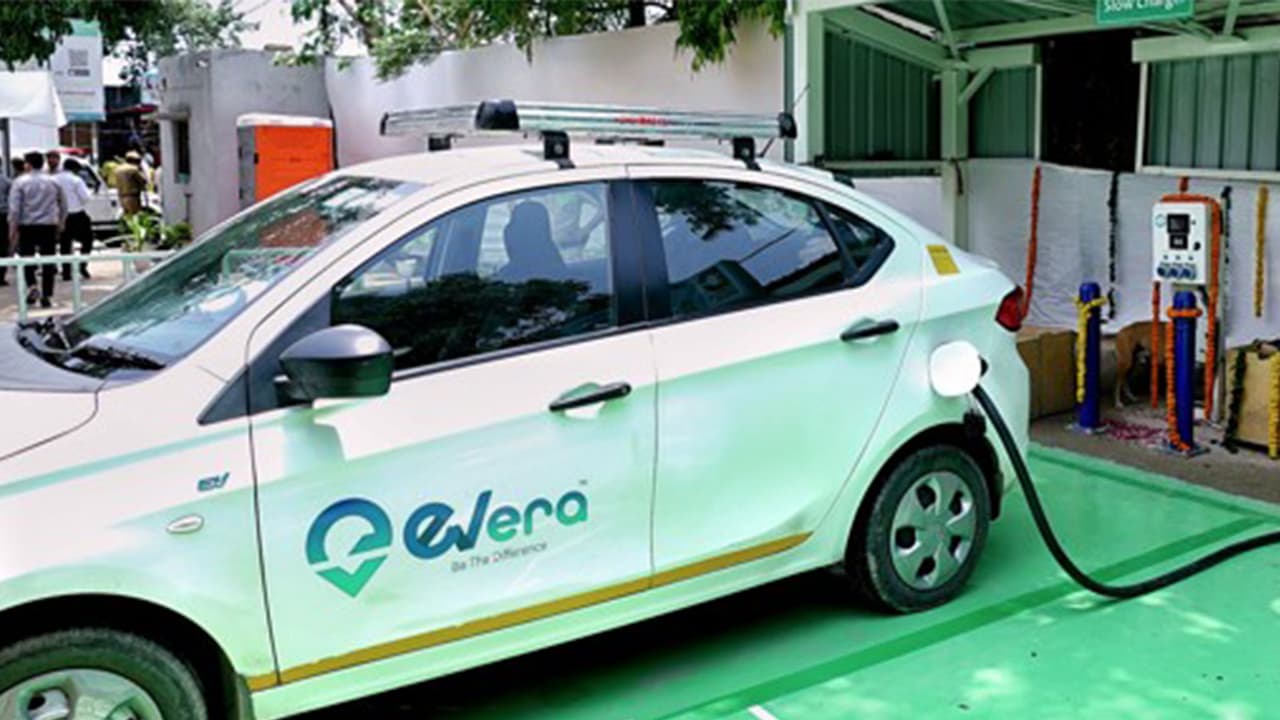 Electric Vehicle at a charging station (File Photo ANI) Electric Vehicle at a charging station (File Photo ANI)