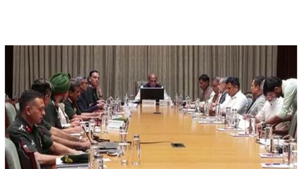 Defence Minister Rajnath Singh chaired a meeting of the Parliamentary Consultative Committee (Photo/PIB) Defence Minister Rajnath Singh chaired a meeting of the Parliamentary Consultative Committee (Photo/PIB)