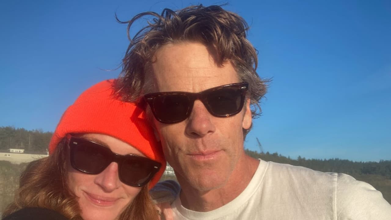 Julia Roberts, Danny Moder (Photo/Instagram/ @juliaroberts) Julia Roberts, Danny Moder (Photo/Instagram/ @juliaroberts)