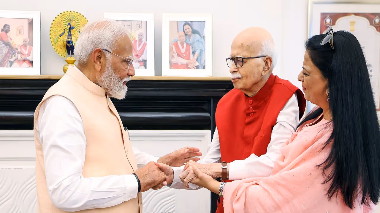 Prime Minister Narendra Modi along with senior BJP leader LK Advani (Photo: ANI) Prime Minister Narendra Modi along with senior BJP leader LK Advani (Photo: ANI)