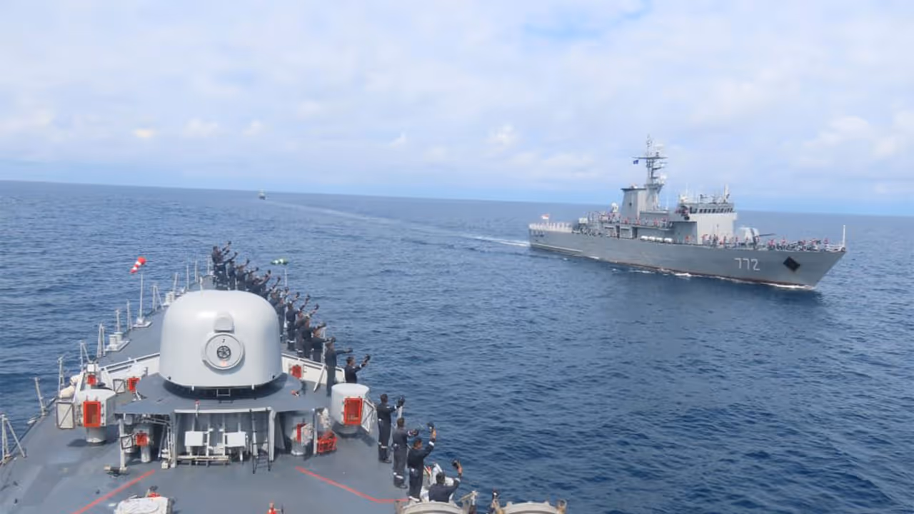 INS Karmuk and LCU 51 makes port call at Yangon, Myanmar (Photo/X@AN_Command) INS Karmuk and LCU 51 makes port call at Yangon, Myanmar (Photo/X@AN_Command)
