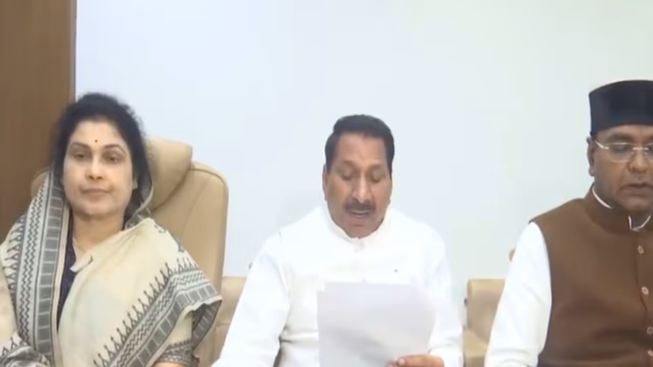 MP Minister Edal Singh Kanshana is addressing the reporters (Photo/ANI) MP Minister Edal Singh Kanshana is addressing the reporters (Photo/ANI)