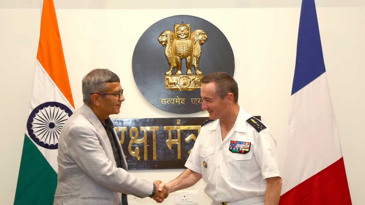 Chief of Defence, France, General (Air) Fabien Mandon calls on Defence Secretary Rajesh Kumar Singh (Photo/X@SpokespersonMoD) Chief of Defence, France, General (Air) Fabien Mandon calls on Defence Secretary Rajesh Kumar Singh (Photo/X@SpokespersonMoD)