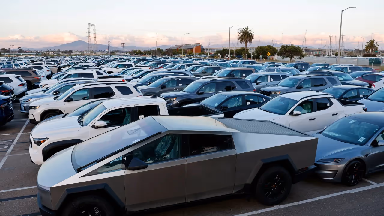 https://stocktwits.com/news articles/markets/equity/tsla stock falls as q2 delivery optimism collides with fsd safety probe/cZKwfEGR7az https://stocktwits.com/news articles/markets/equity/tsla stock falls as q2 delivery optimism collides with fsd safety probe/cZKwfEGR7az