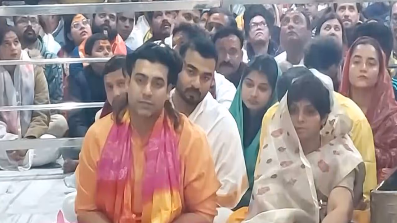 Jubin Nautiyal visits Mahakaleshwar Temple (Photo/ANI) Jubin Nautiyal visits Mahakaleshwar Temple (Photo/ANI)