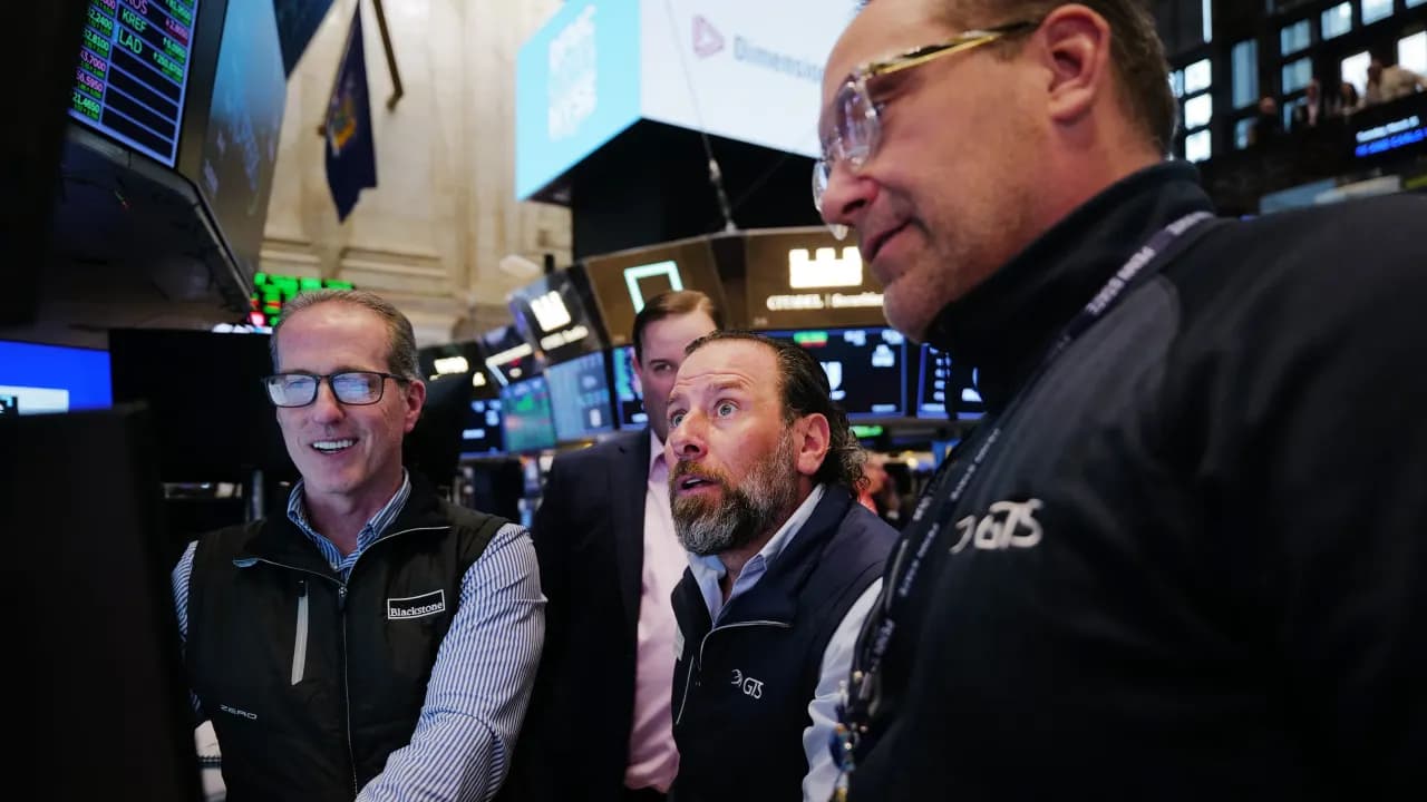 https://stocktwits.com/news articles/markets/equity/s and p500 nasdaq end higher as fresh cpi data calms rate hike fears/cZo808cRJWt https://stocktwits.com/news articles/markets/equity/s and p500 nasdaq end higher as fresh cpi data calms rate hike fears/cZo808cRJWt