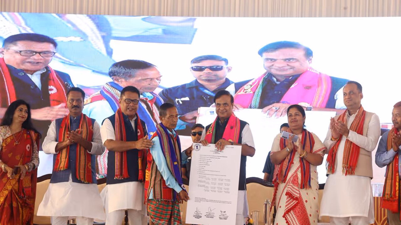 Assam CM hands over land title certificates to 4673 Tribal family (Photo/CMO)