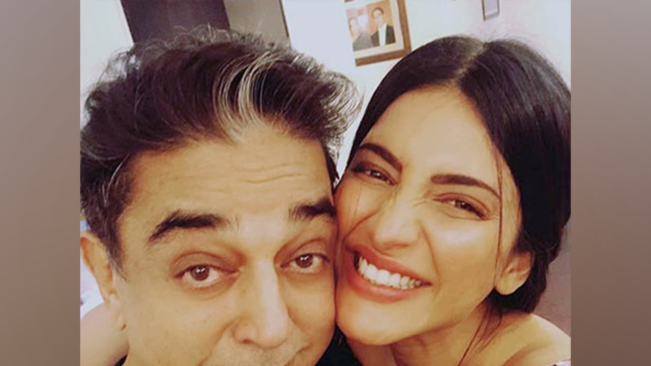 Shruti Haasan wishes "appa" Kamal Haasan on birthday (File photo: ANI) Shruti Haasan wishes "appa" Kamal Haasan on birthday (File photo: ANI)