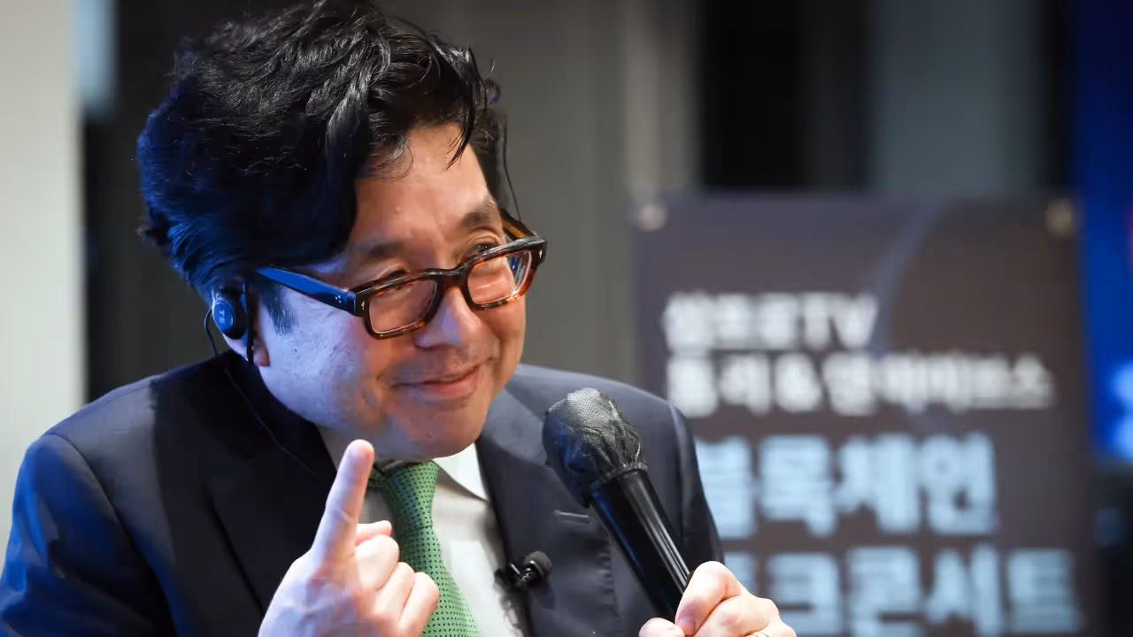 https://stocktwits.com/news articles/markets/equity/fundstrat s tom lee is bullish on broad cyclical trade people are worried about the credit side but i think they re bottoming/cZxy5FXRBDU https://stocktwits.com/news articles/markets/equity/fundstrat s tom lee is bullish on broad cyclical trade people are worried about the credit side but i think they re bottoming/cZxy5FXRBDU
