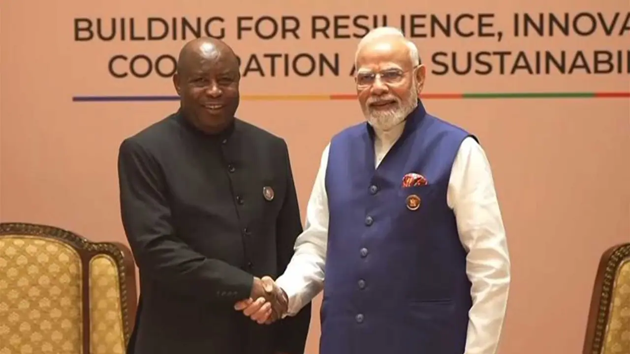 Prime Minister Narendra Modi with Burundi President Évariste Ndayishimiye (Photo/DD) Prime Minister Narendra Modi with Burundi President Évariste Ndayishimiye (Photo/DD)