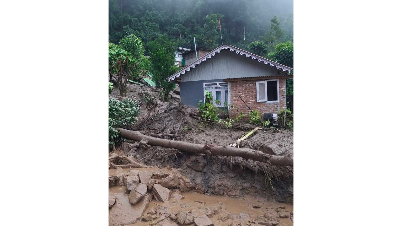 Major landslide in Sikkim's Rimbi area (Photo/ANI) Major landslide in Sikkim's Rimbi area (Photo/ANI)