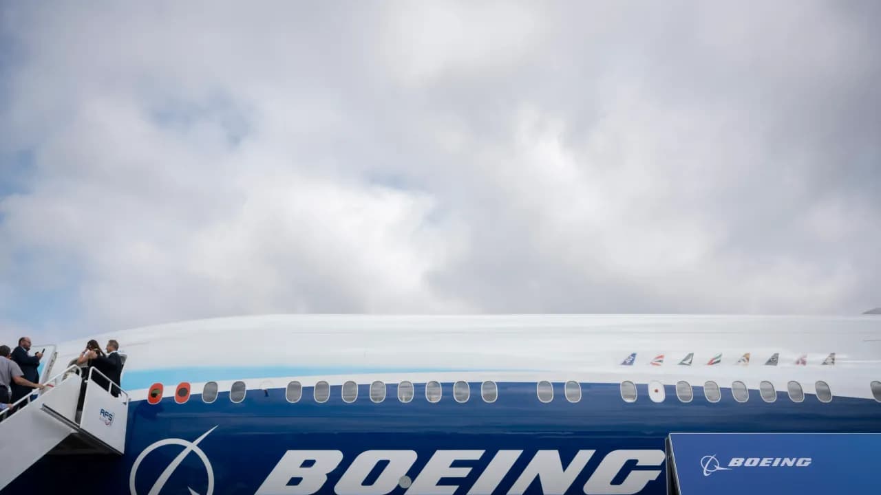 https://stocktwits.com/news articles/markets/equity/boeing delivers 44 jets in november rival airbus hits 72/cLIsPR5RENL https://stocktwits.com/news articles/markets/equity/boeing delivers 44 jets in november rival airbus hits 72/cLIsPR5RENL