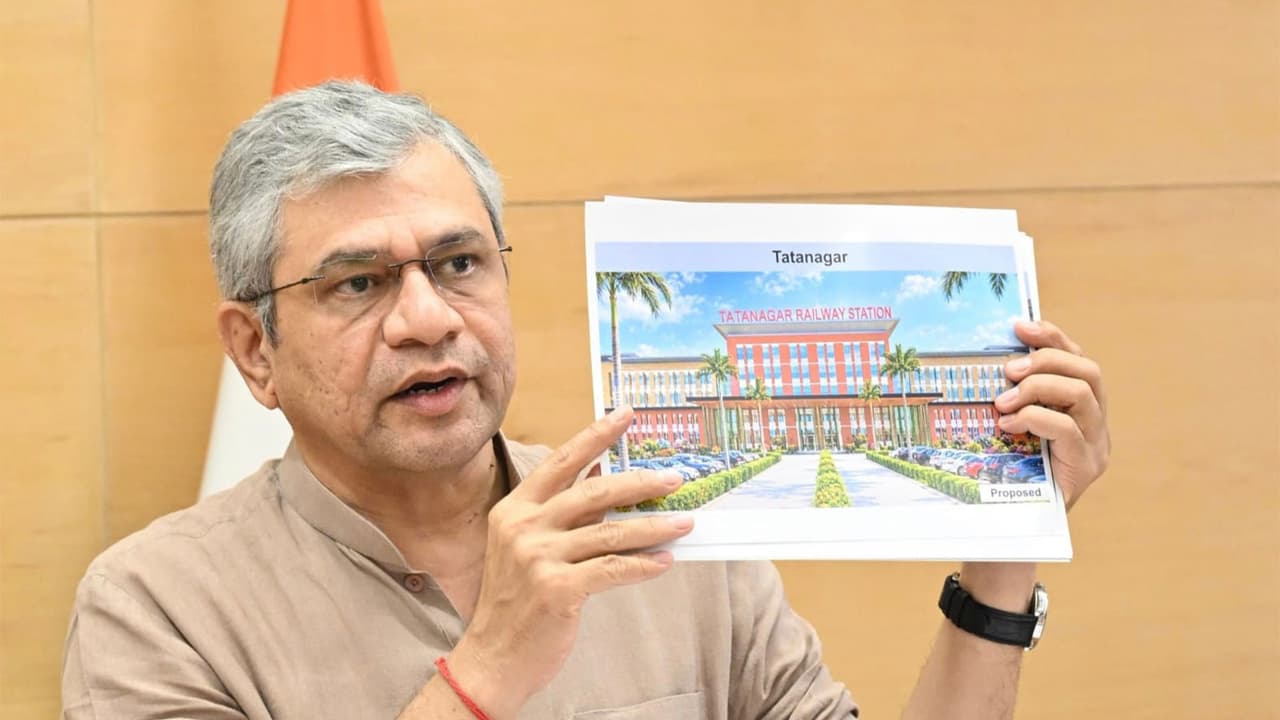 Union Railway Minister Ashwini Vaishnaw (Photo/ANI) Union Railway Minister Ashwini Vaishnaw (Photo/ANI)