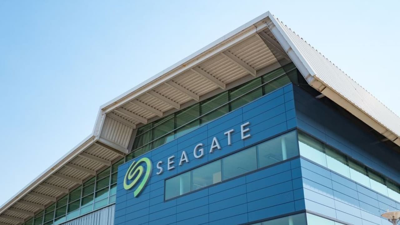 Seagate Sock Jumps Ahead Of Q2 Results As It Replaces Apple As Morgan Stanley’s Top IT Pick: Retail Upbeat
