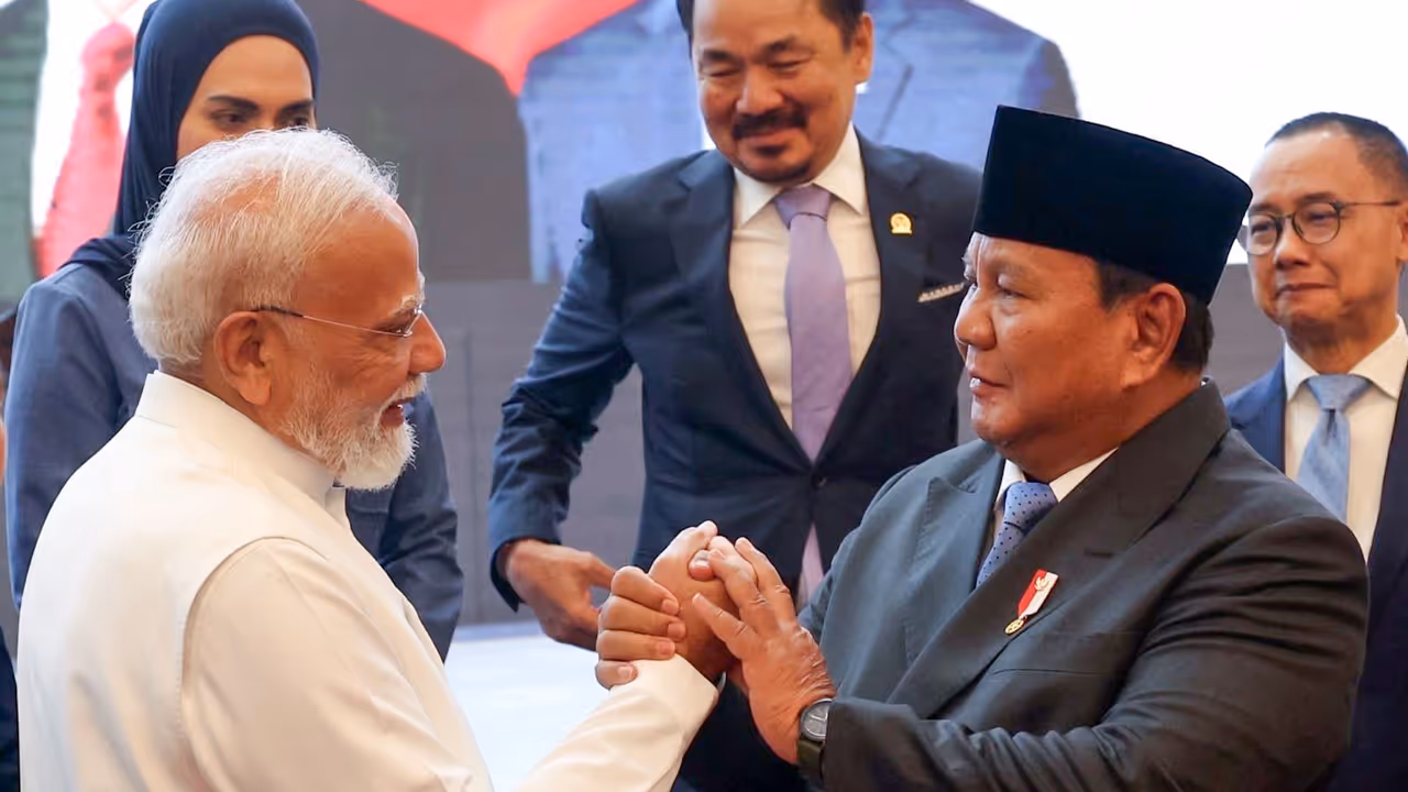 Prime Minister Narendra Modi and Indonesian President Prabowo Subianto (Photo/ANI) Prime Minister Narendra Modi and Indonesian President Prabowo Subianto (Photo/ANI)