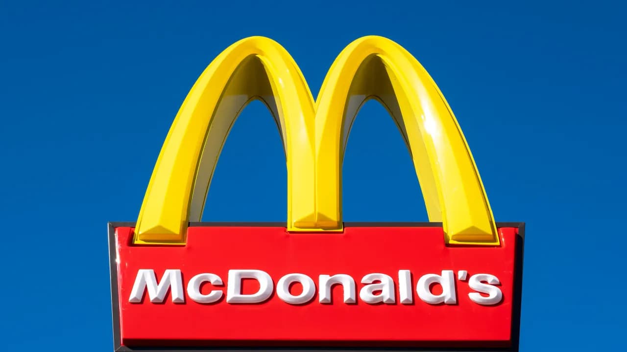 https://stocktwits.com/news articles/markets/equity/mc donald s sees opportunity in us market amid lagging comparable store sales we don t have a strategy problem/cZo5Nk1RJEt https://stocktwits.com/news articles/markets/equity/mc donald s sees opportunity in us market amid lagging comparable store sales we don t have a strategy problem/cZo5Nk1RJEt