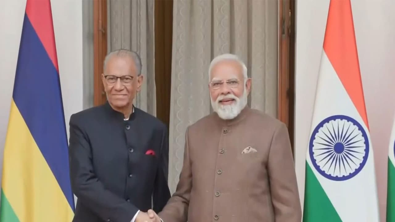 PM Modi holds bilateral meeting with Mauritius PM Navin Ramgoolam (Photo/ANI/DDNews) PM Modi holds bilateral meeting with Mauritius PM Navin Ramgoolam (Photo/ANI/DDNews)