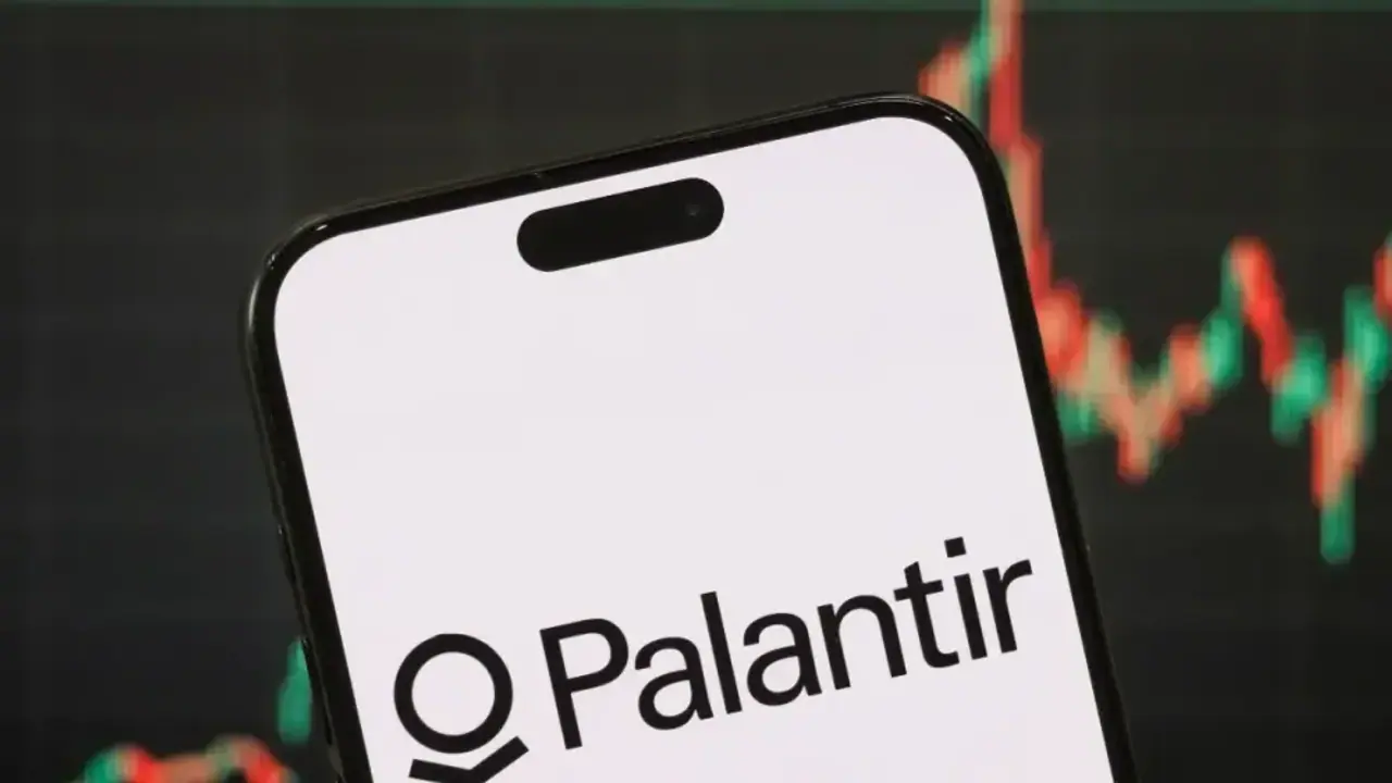 https://stocktwits.com/news articles/markets/equity/palantir stock plummets as analysts flag valuation risks despite q1 revenue beat/chiIacYRbS9 https://stocktwits.com/news articles/markets/equity/palantir stock plummets as analysts flag valuation risks despite q1 revenue beat/chiIacYRbS9