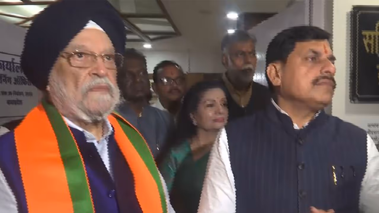 Union Minister Hardeep Singh Puri and Madhya Pradesh Chief Minister Mohan Yadav at State Assembly (Photo/ANI) Union Minister Hardeep Singh Puri and Madhya Pradesh Chief Minister Mohan Yadav at State Assembly (Photo/ANI)