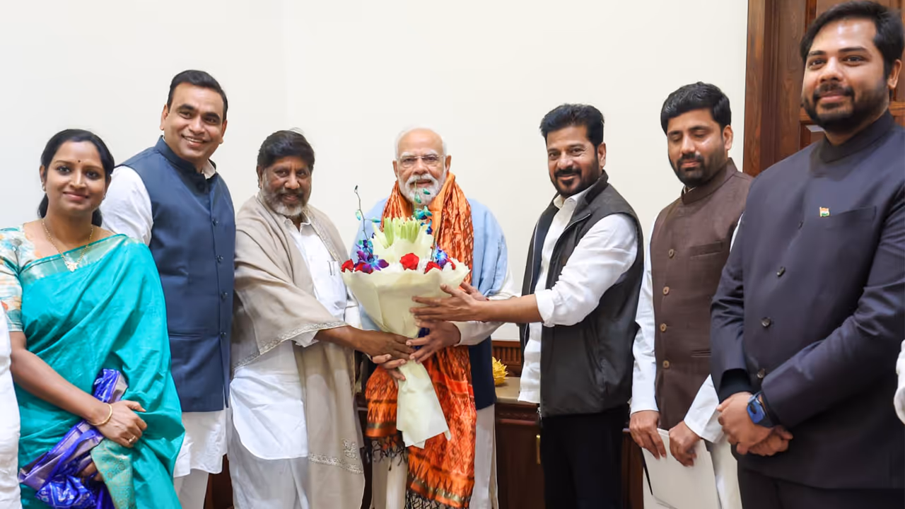 Prime Minister Narendra Modi with Telangana CM A Revanth Reddy (Photo/X@TelanganaCMO)